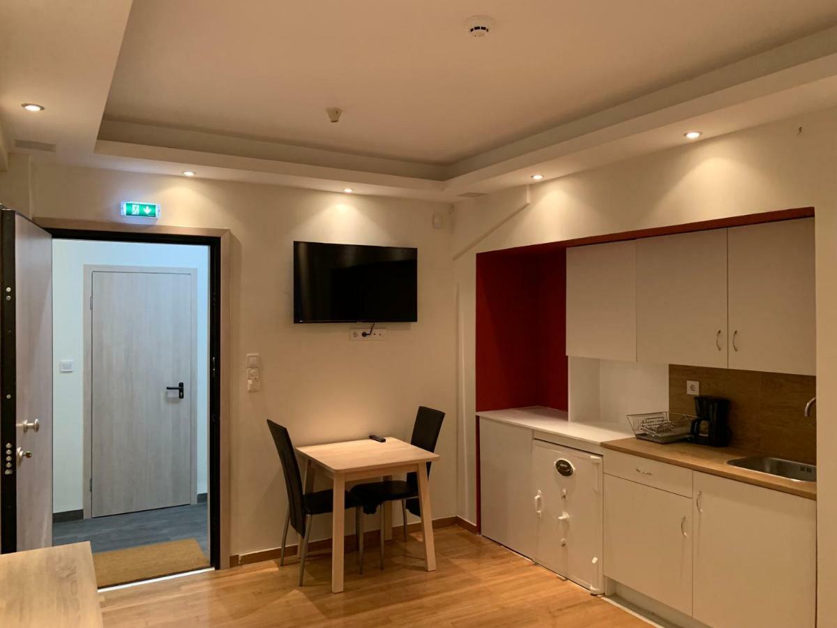 Just A Central Studio Apt. *Top Location* Apartment Atena Exterior foto